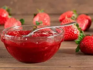 کپک زدن مربای توت فرنگی