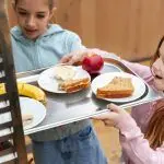 تغذیه مدرسه سالم و مقوی برای رشد و تقویت دانش آموزان